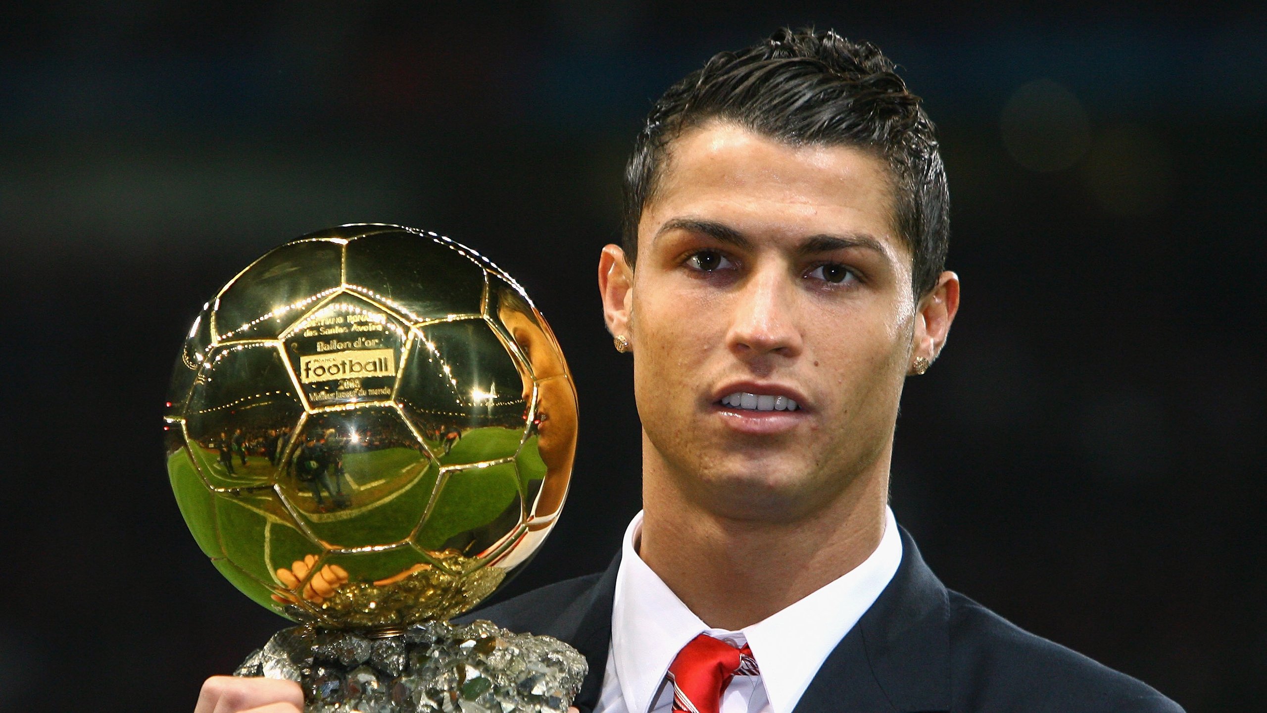 世界杯2026-卡塞米罗降维打击，当南美防线遭遇巴西铁闸的雷霆审判  第2张